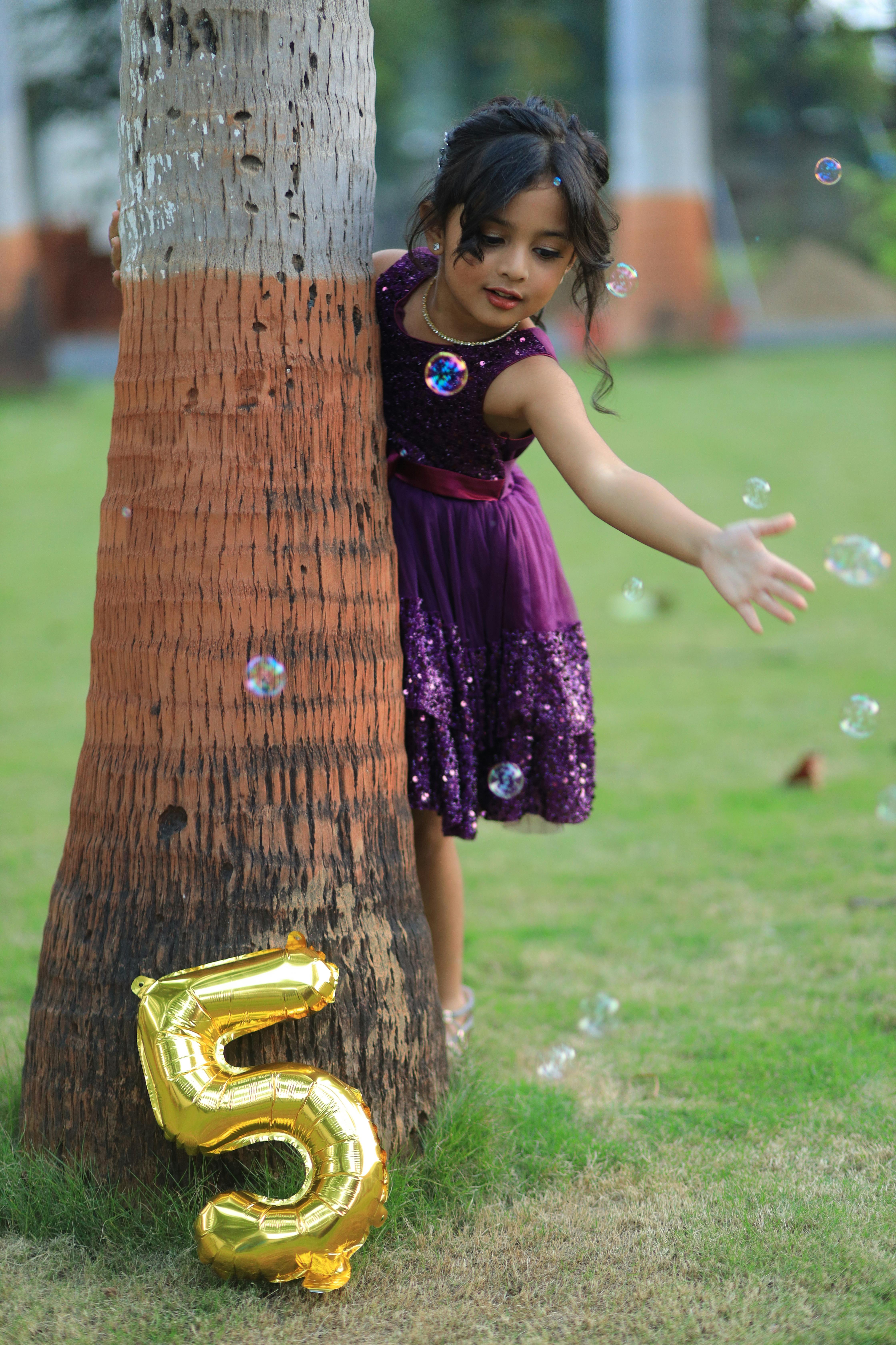 《霓虹之下：最后的通勤》海报